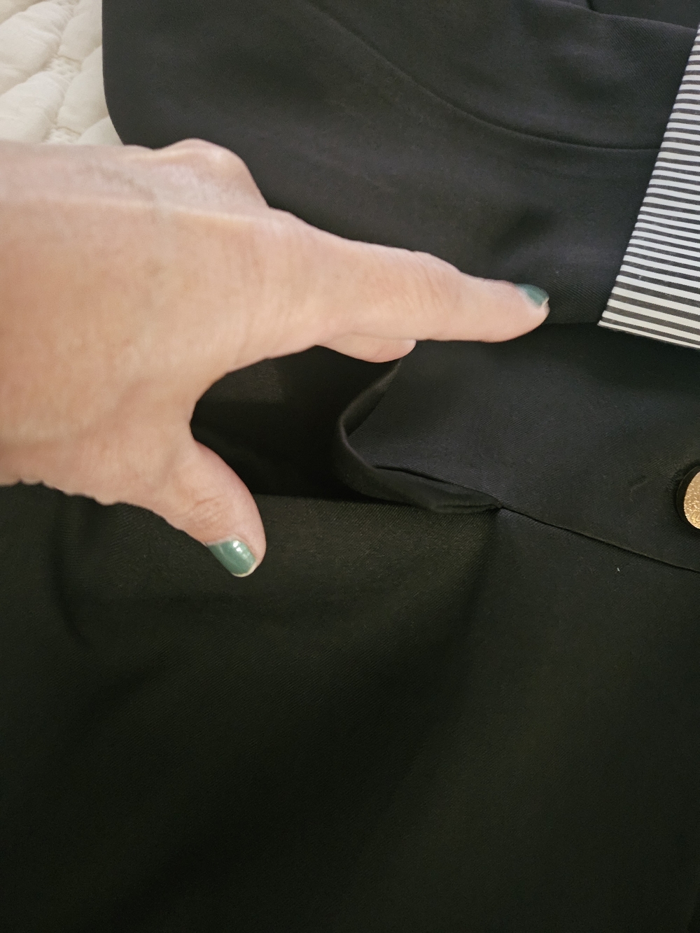 Oversized Single-Button Blazer - Picture 3 of 6